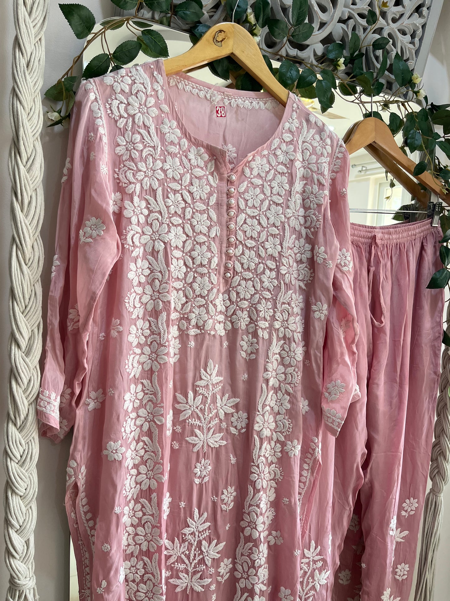 Mehwish crape coord set(salmon pink)