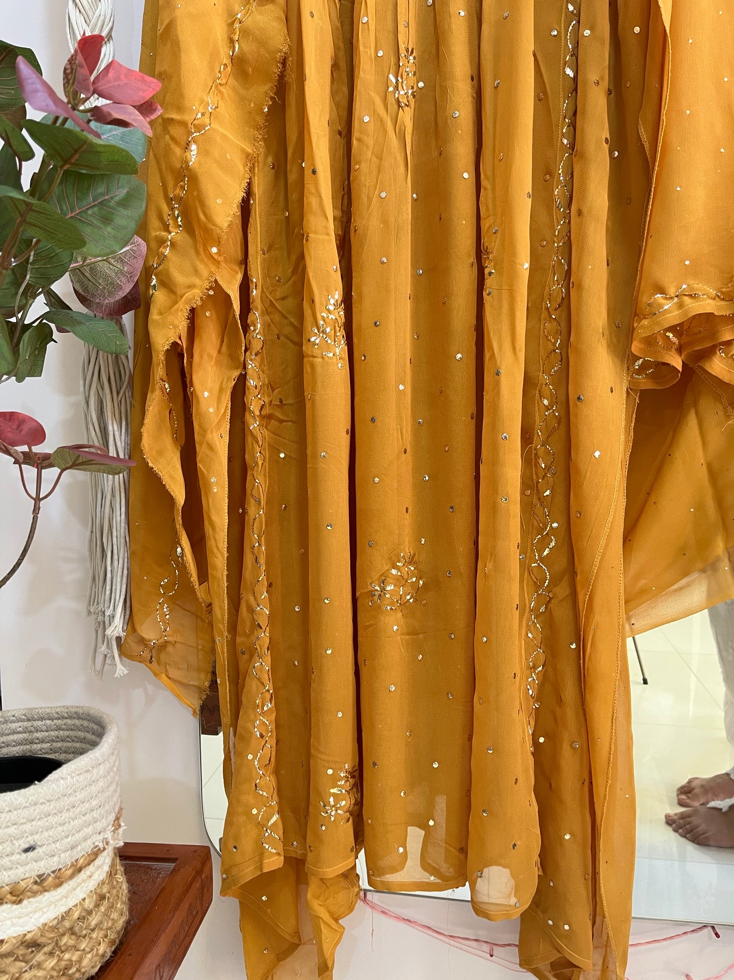 Jannat mukaish suit set