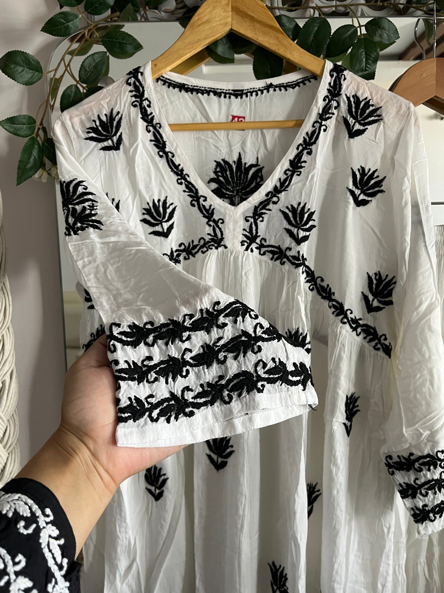 Sara Gharara set white