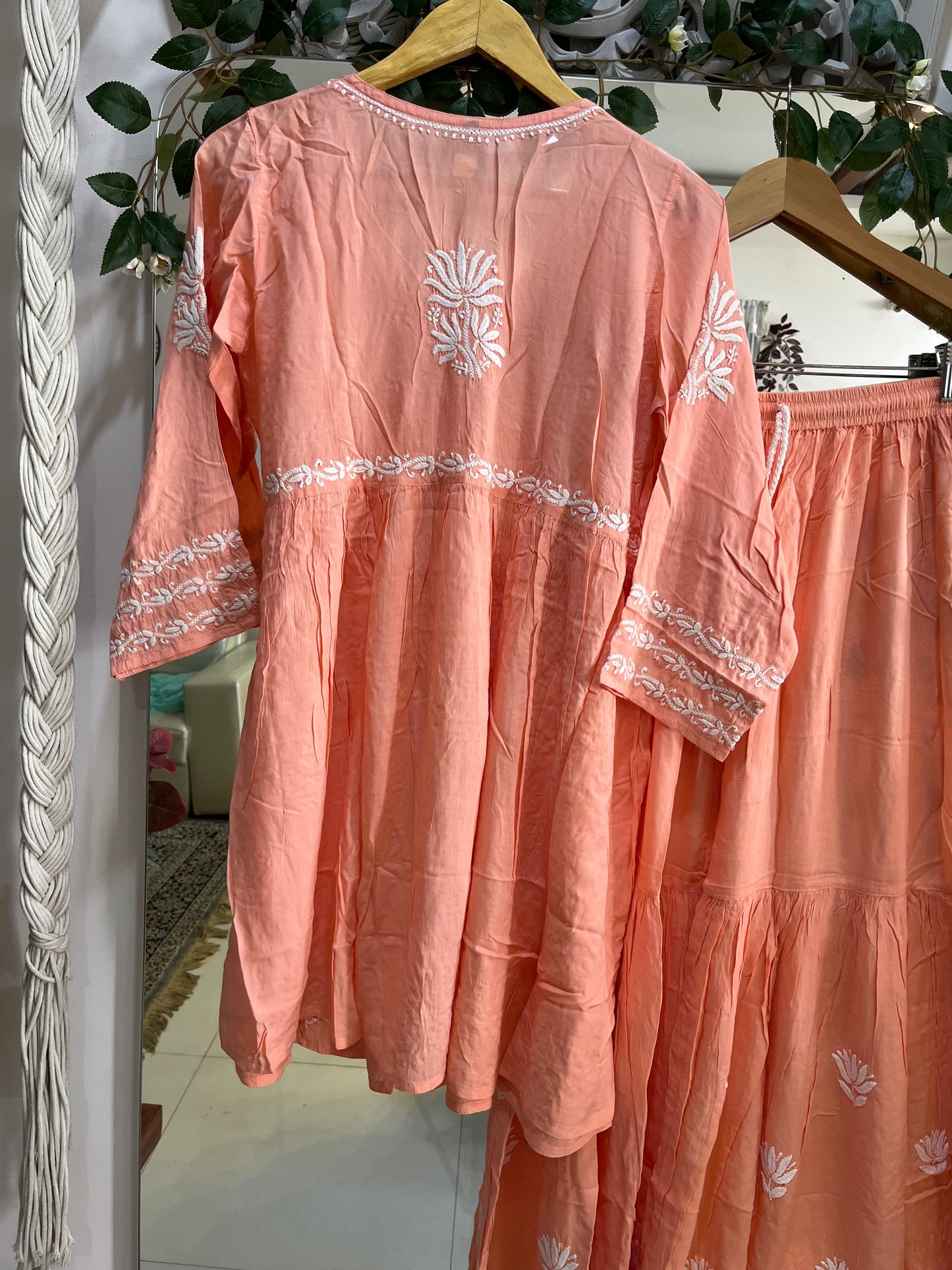 Sara Gharara set Peach