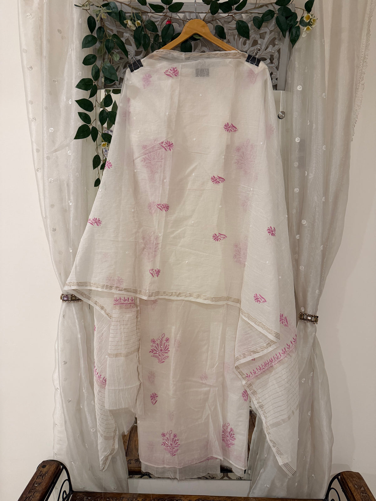 Maaha pure mul chanderi 3 piece suit set (Unstitched)