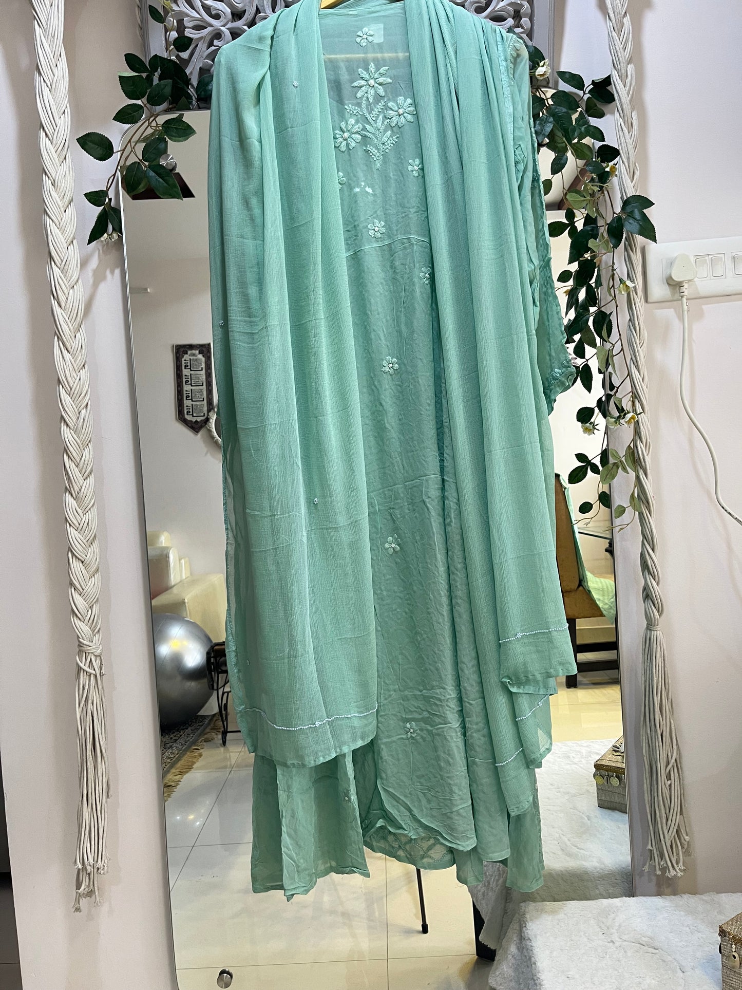 Maahi Anarkali suit set