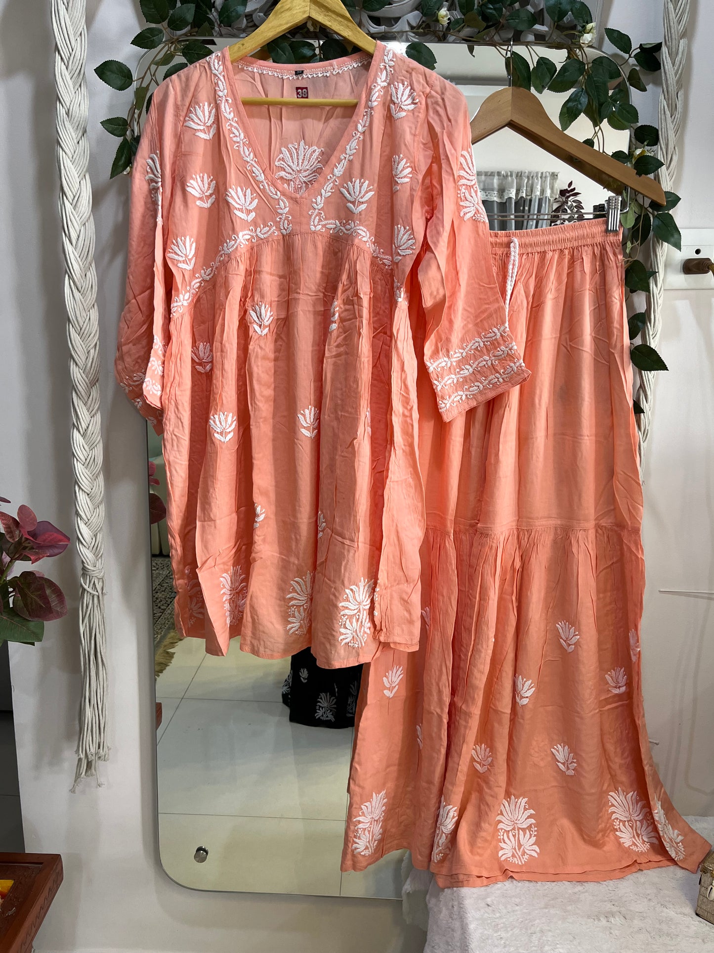 Sara Gharara set Peach