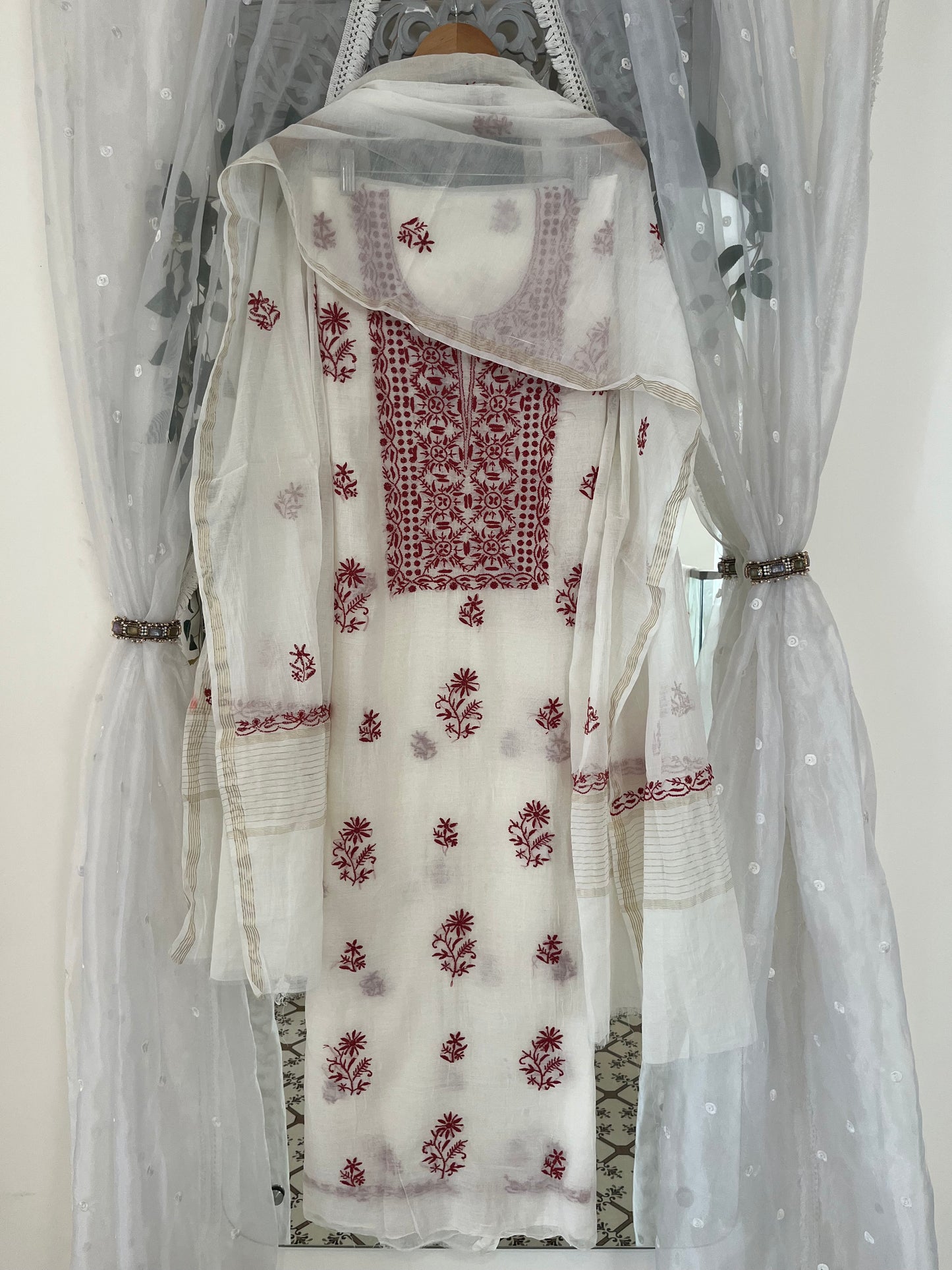 Maaha pure mul chanderi 3piece suit set (Unstitched)