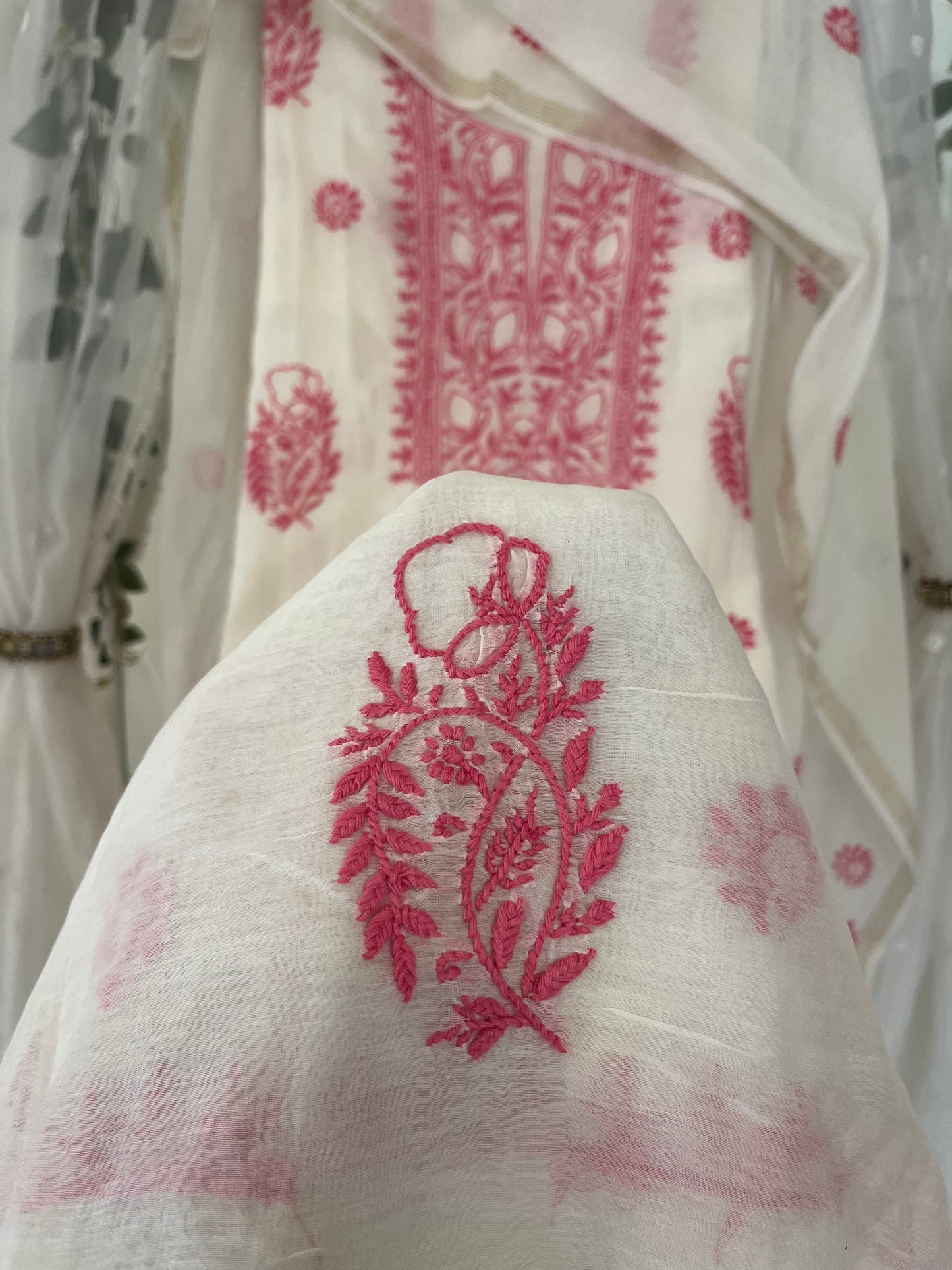 Maaha pure mul chanderi 3 piece suit set (Unstitched)