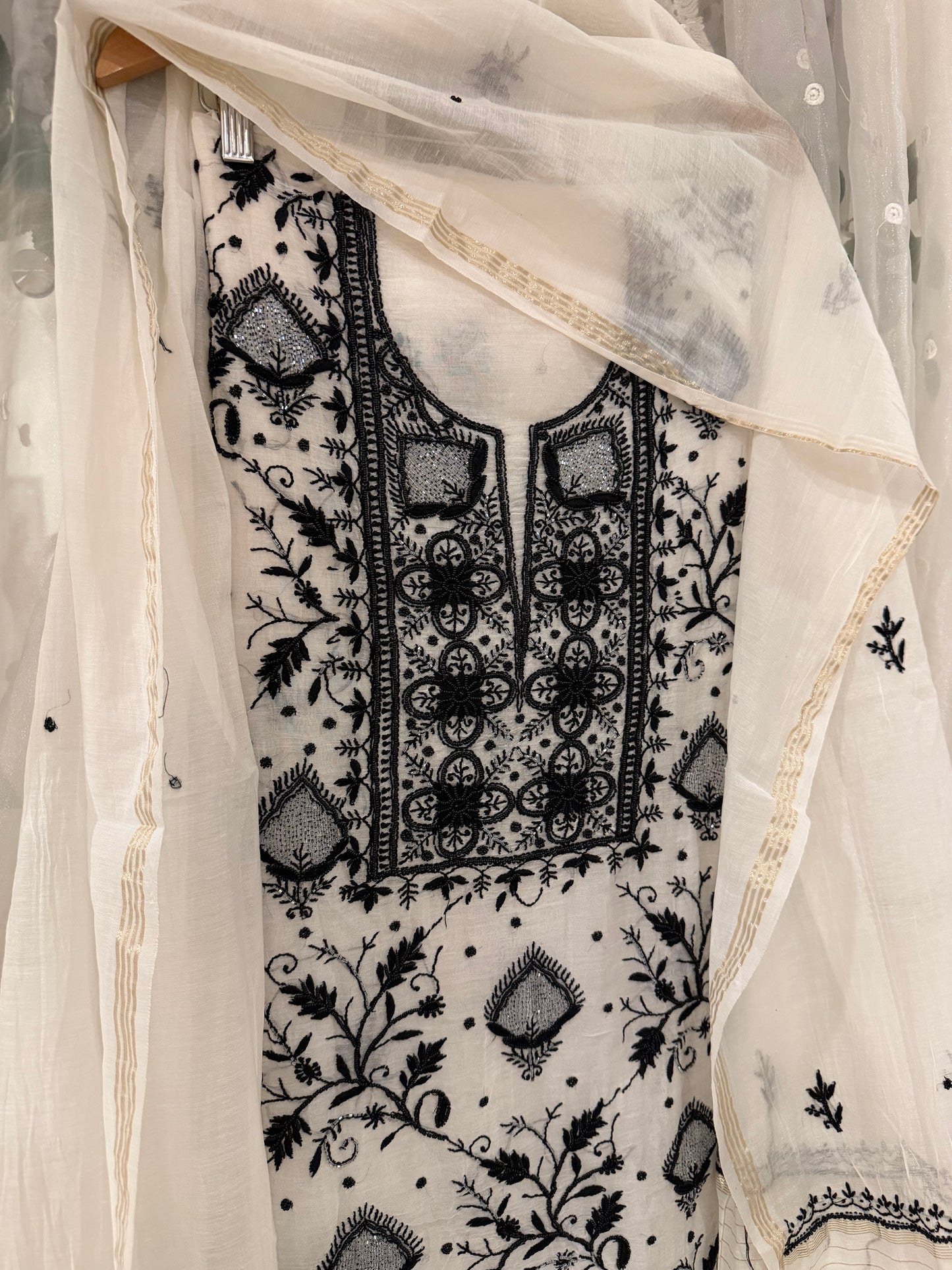 Anaiza mul chanderi 3 piece suit set(unstitched)