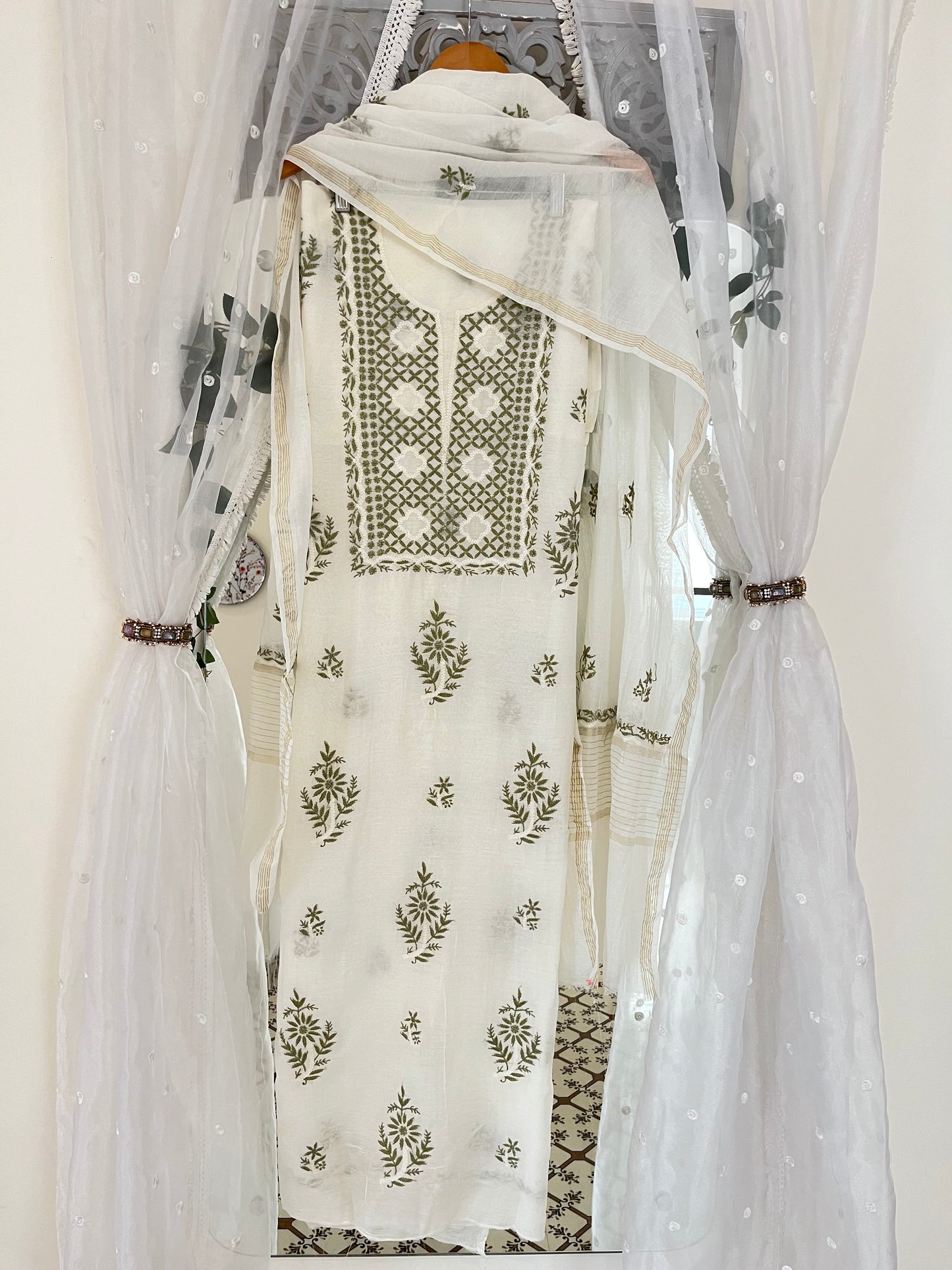 Maaha pure mul chanderi 3 piece suit set (Unstitched) (Copy)