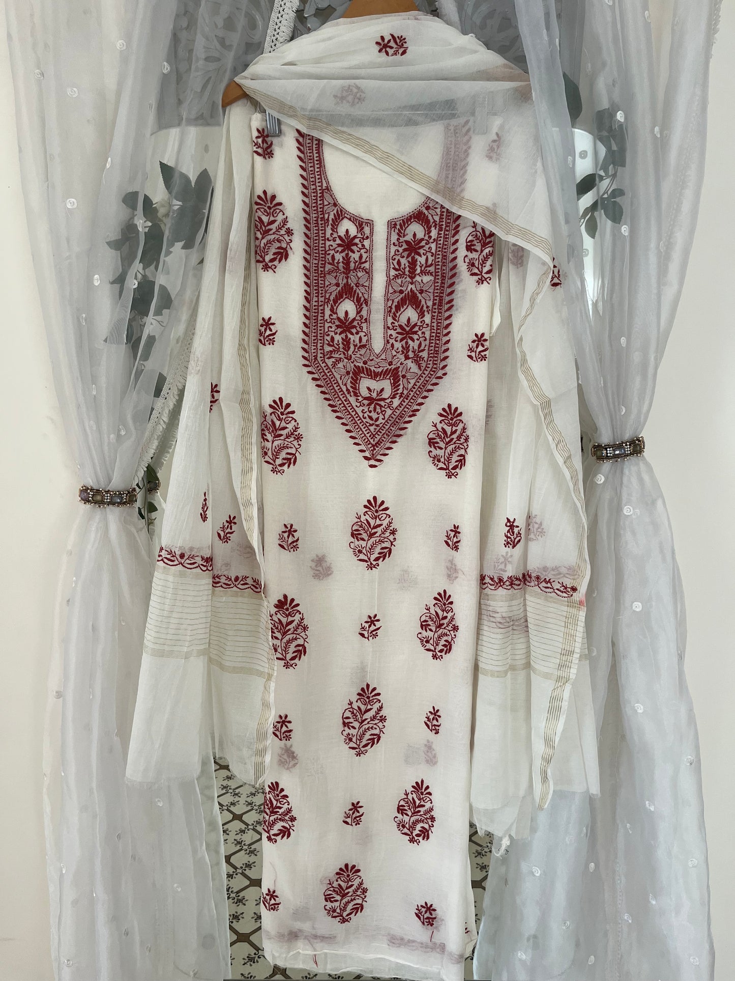 Maaha pure mul chanderi 3piece suit set (Unstitched)