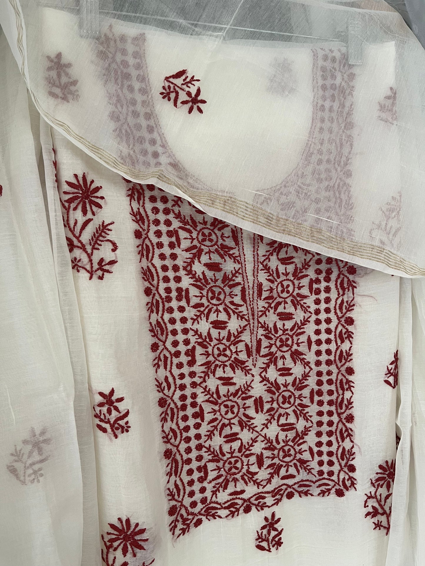 Maaha pure mul chanderi 3piece suit set (Unstitched)