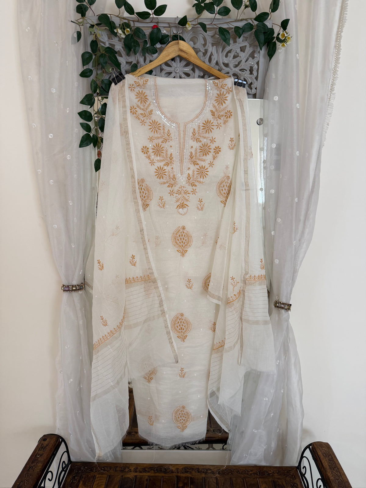 Maaha pure mul chanderi 2 piece suit set (Unstitched)