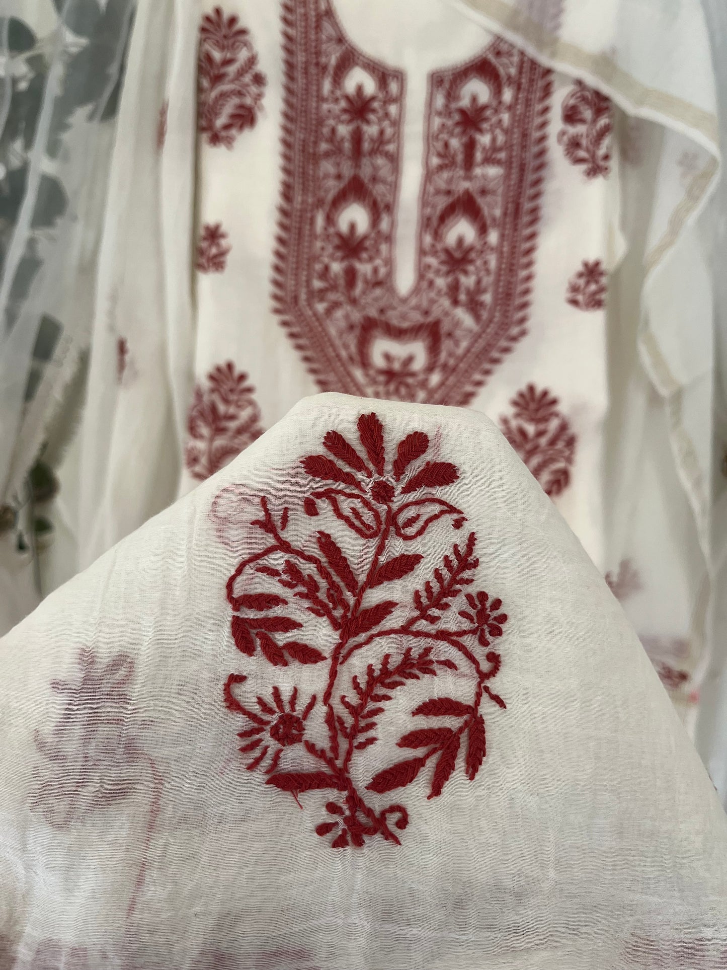 Maaha pure mul chanderi 3piece suit set (Unstitched)