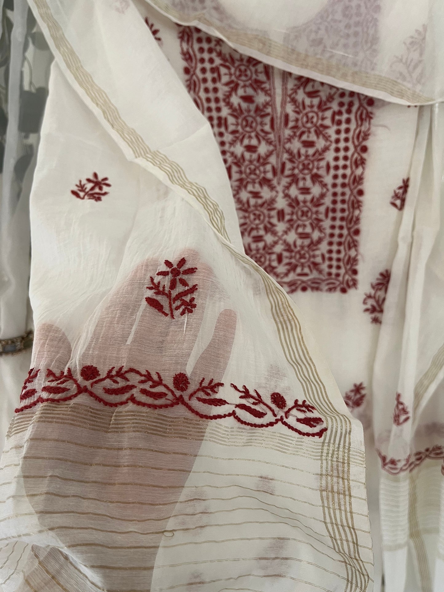 Maaha pure mul chanderi 3piece suit set (Unstitched)