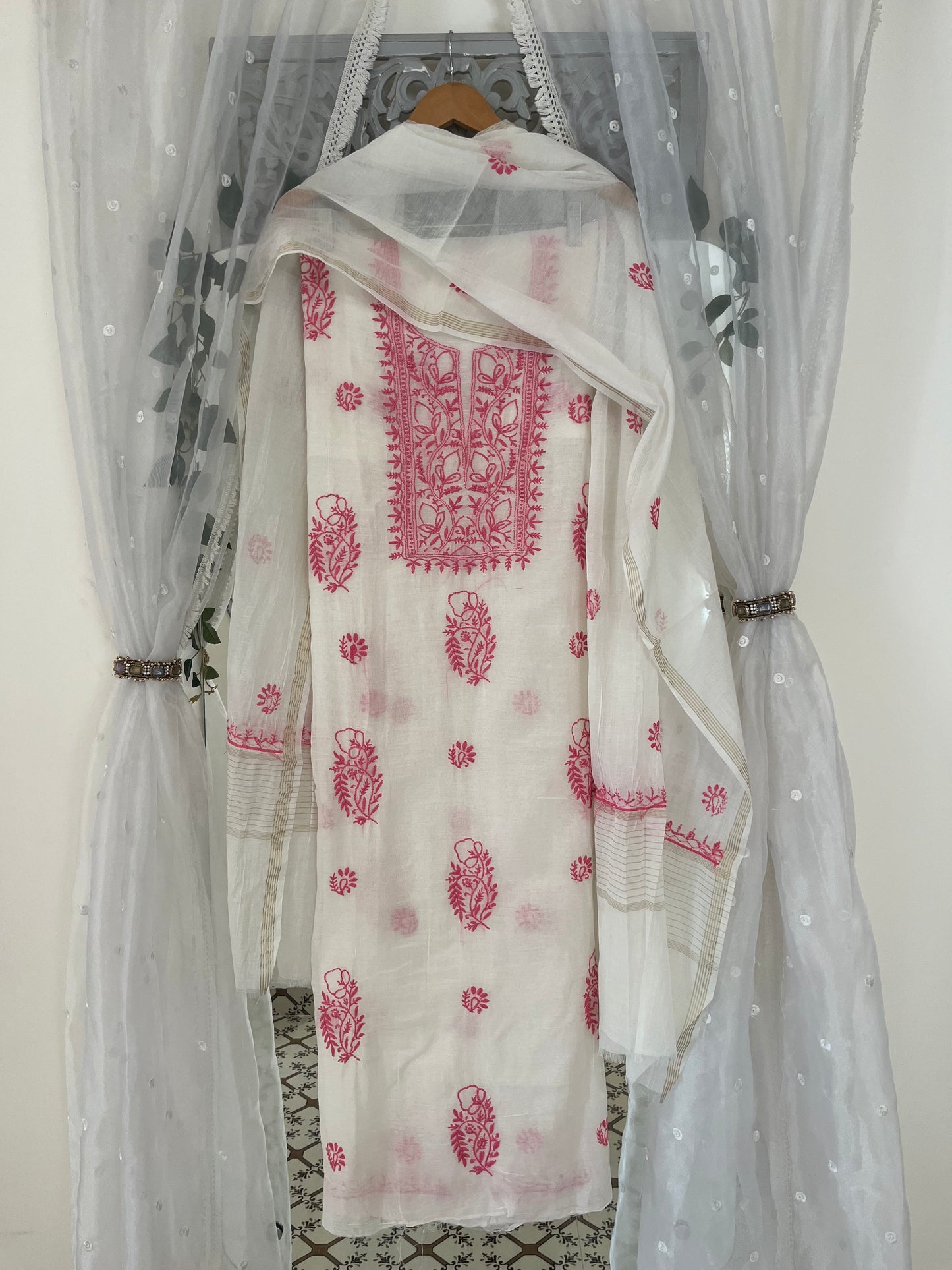 Maaha pure mul chanderi 3 piece suit set (Unstitched)