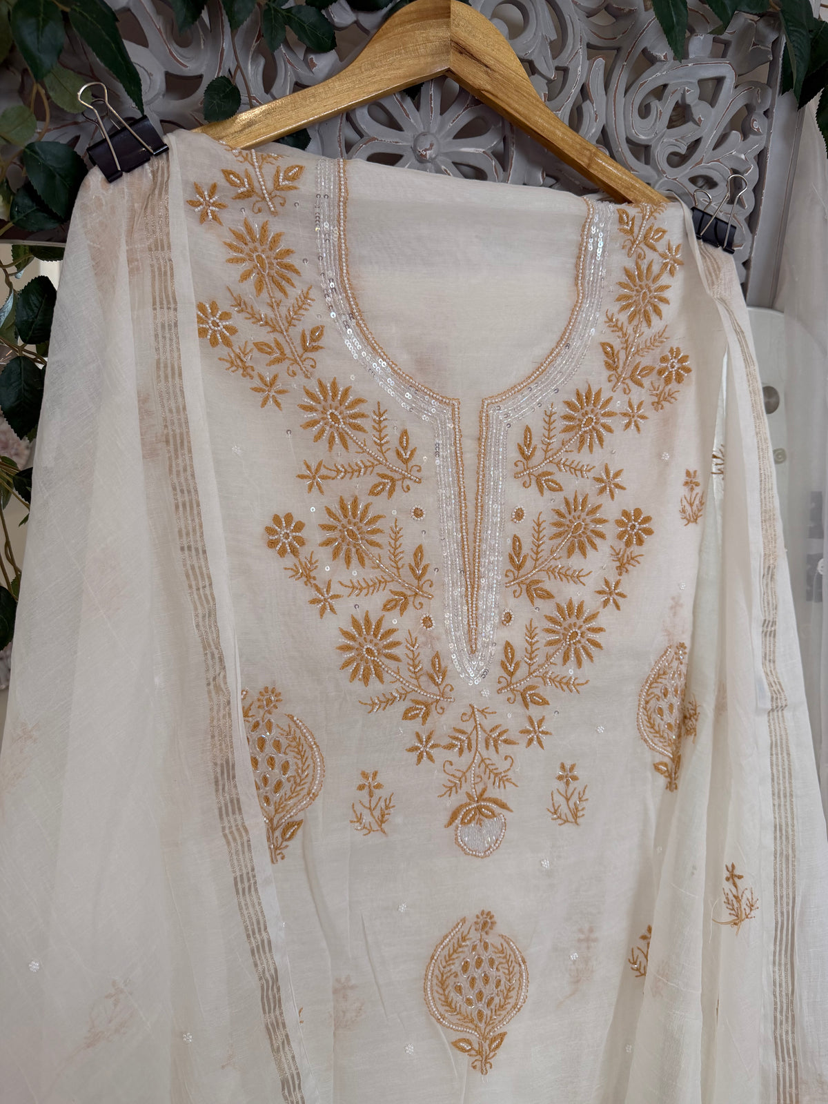 Maaha pure mul chanderi 2 piece suit set (Unstitched)